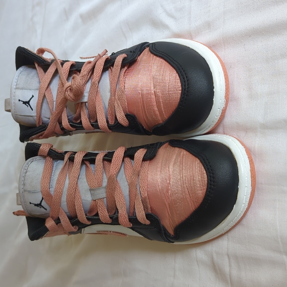 Jordan 1s mid GS white light